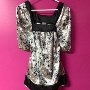 Daytrip, Silky top with a bow. Size Medium.